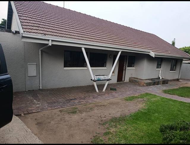 4 BEDROOM PROPERTY TO RENT IN KEW